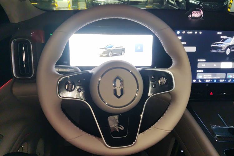 Used Hima AITO M9 2025 Extended-Range Ultra Version 52 kWh 6-Seater Steering Wheel