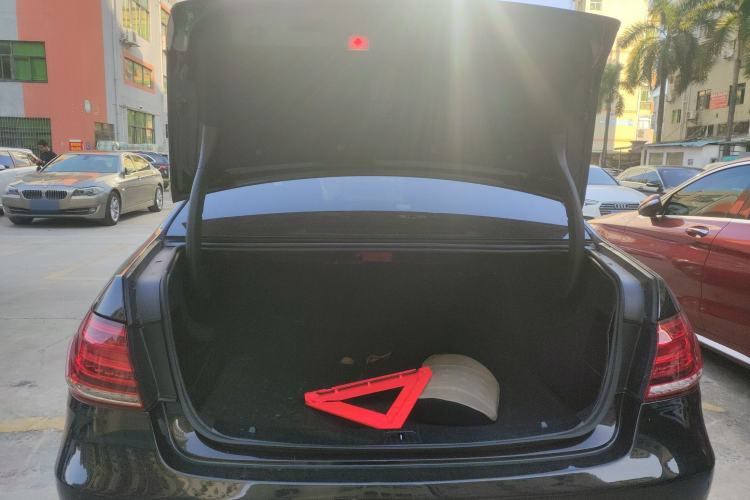 Used Mercedes-Benz E-Class 2015 E 260 L
