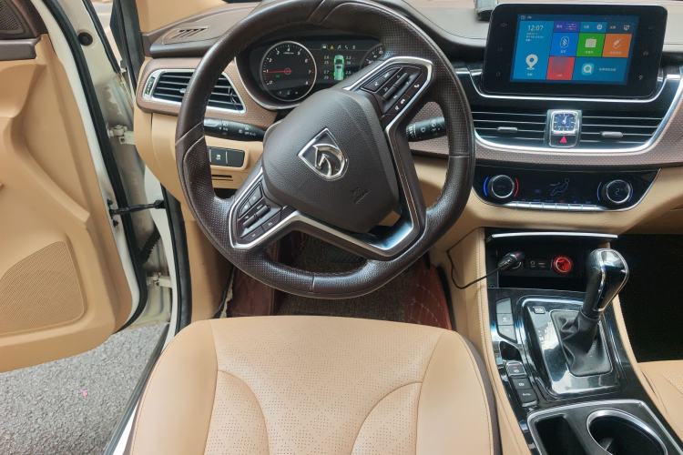 Used Baojun 730 2017 1.8L iAMT Luxury Version 7-Seater Steering Wheel