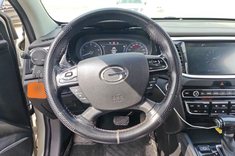 Used GAC Trumpchi GS7 2017 320T Two-Wheel-Drive Luxury Model Steering Wheel