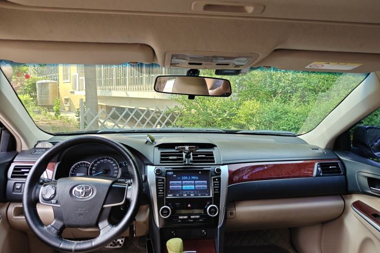 Used Toyota Camry 2013 2.0G Comfort Edition Center Console