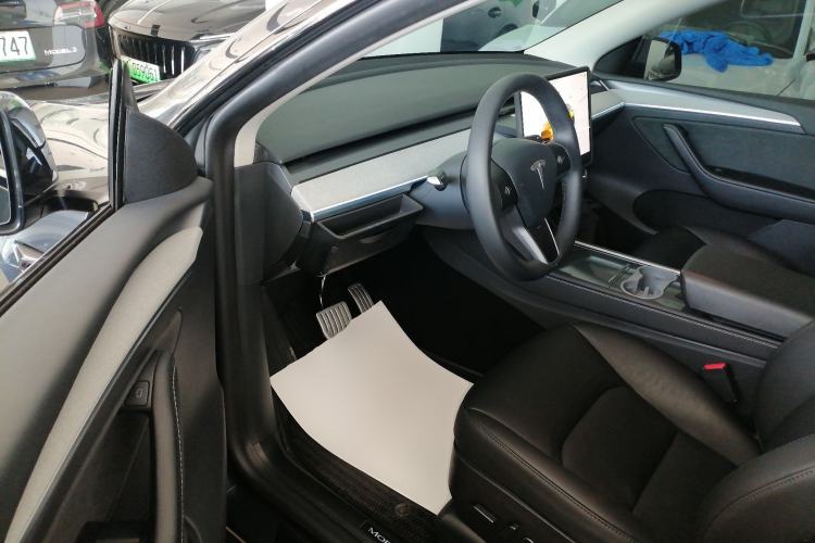 Used Tesla Model Y 2024 Long-Range All-Wheel-Drive Version
