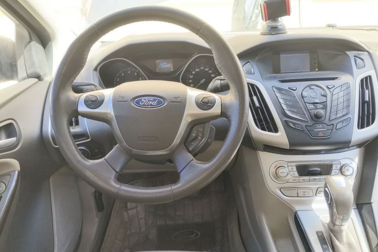 Used Ford Focus 2012 Sedan 1.6L Automatic Fashion Edition
