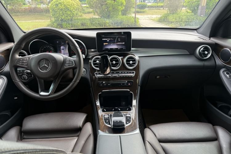 Used Mercedes-Benz GLC 2019 Facelift GLC 260 L 4MATIC Luxury Model Interior 1