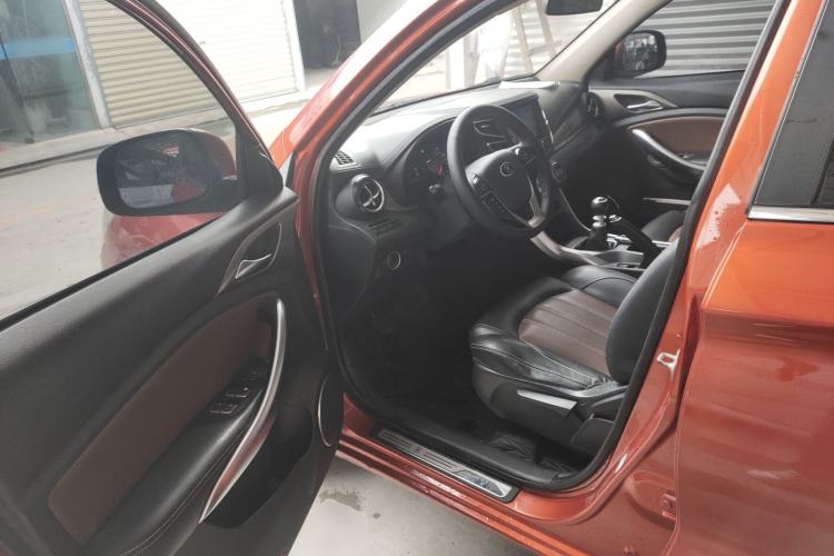 Used BYD Song 2016 GaiShi Edition 1.5TI Manual Elite Model Driver Seat