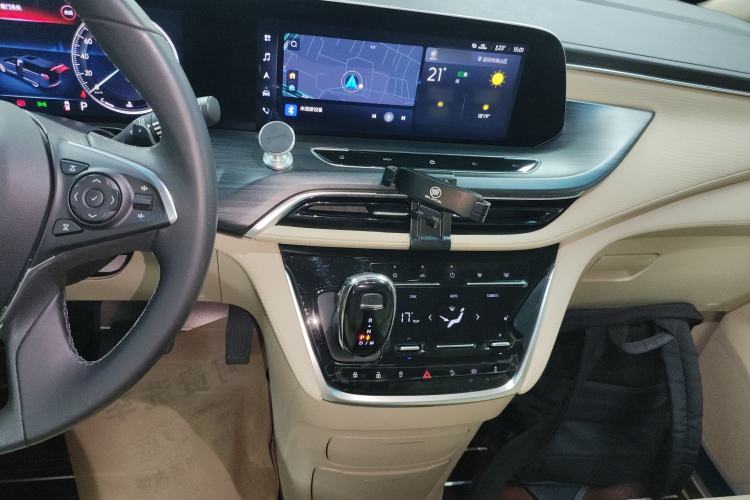 Used Buick GL8 2022 ES Landtrek 653T Luxury Edition