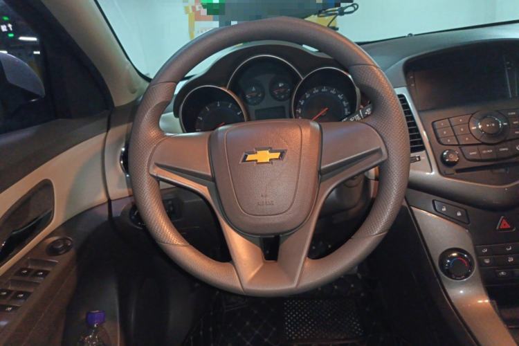 Used Chevrolet Cruze 2015 1.5L Classic SE AT Steering Wheel