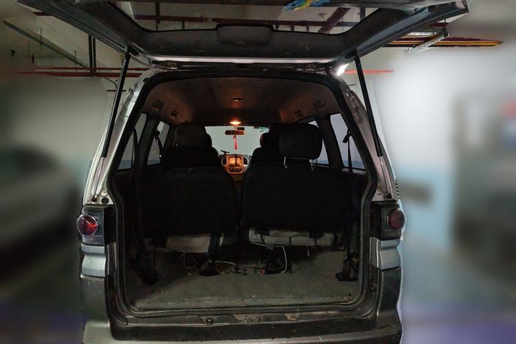 Used FORTHING Lingzhi 2014 M3 1.6L 7-Seater Comfort Model Trunk