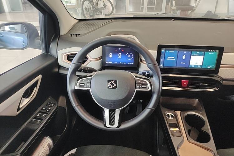 Used SOL E10X 2021 302 km Range Luxury Version 30.2 kWh Steering Wheel