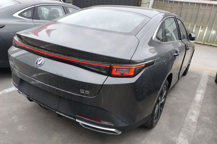 Used CHANGAN Eado 2025 Blue Whale 1.5T 500Bar Prestige Model
