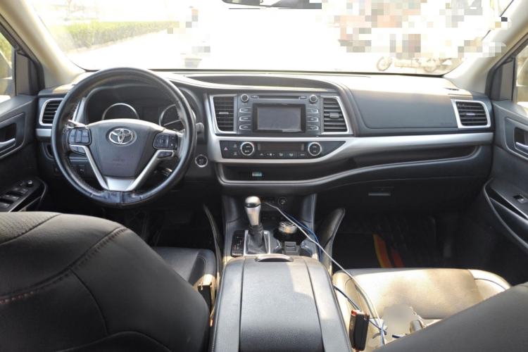 Used Toyota Highlander 2018 2.0T Four-Wheel Drive Luxury Version 7 Seats China VI Standard Center Console