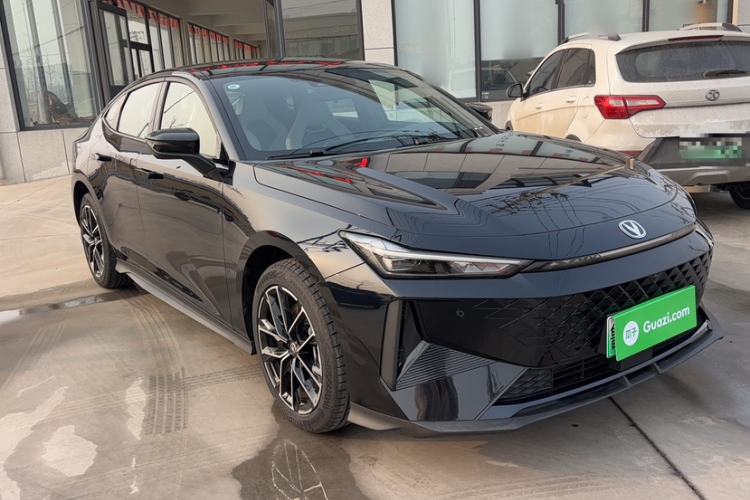 Used CHANGAN UNI-V iDD 2024 Blue Whale Smart Electric iDD 136km Luxury Model
