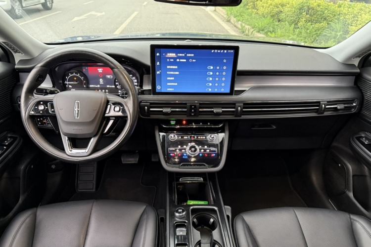 Used Lincoln Corsair 2020 2.0T Two-Wheel Drive Luxury Edition Interior 4