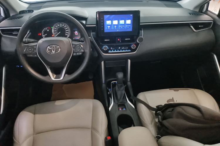 Used Toyota FRONTLANDER 2022 2.0L CVT Leading Edition Center Console