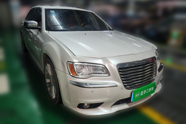 Used Chrysler 300C 2014 3.0L Excellence Edition Front Right 45 Deg