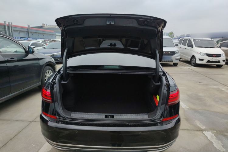 Used Volkswagen Passat 2022 330TSI Luxury Edition Trunk