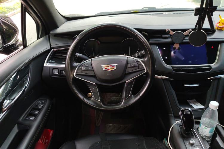 Used Cadillac XT5 2020 28T Luxury Version Steering Wheel