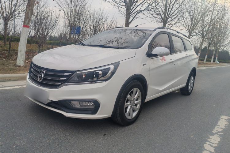 Used Baojun 310W 2017 1.5L Manual Fashion Model China V
