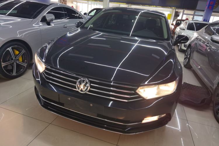 Used Volkswagen Magotan 2018 330TSI DSG Advanced Model Front