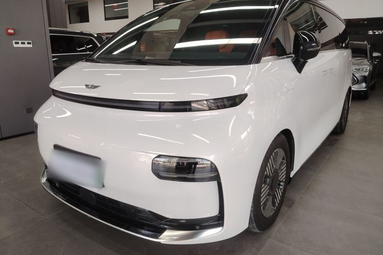 Used Geely Galaxy LEVC L380 2024 140-Degree 6-Seater All-Wheel-Drive Ultra