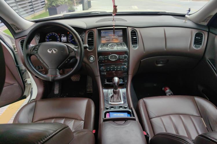 Used Infiniti EX 2013 EX25 Two-Wheel-Drive Luxury Edition Center Console