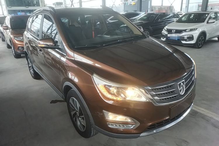 Used Baojun 560 2015 1.8L manual luxury version