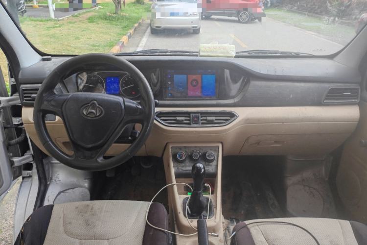 Used CHANGAN KUAYUE Xing V3 2023 1.5L Gasoline Standard Model 6-Seater Passenger Vehicle
