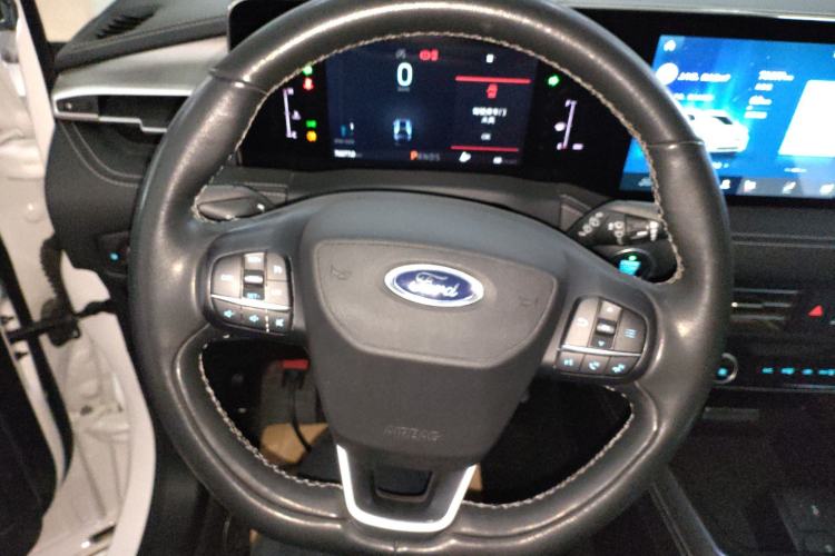 Used Ford Edge 2021 PLUS EcoBoost 245 Two-Wheel-Drive Platinum Edition 5 Seats
