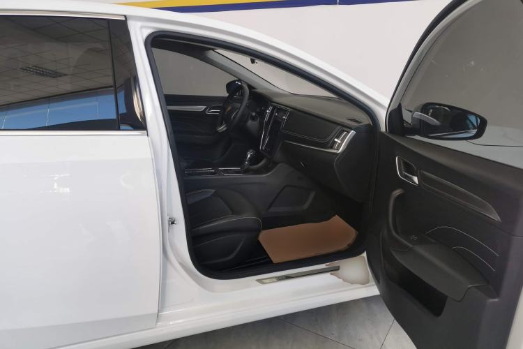 Used Roewe i6 2020 PLUS 1.6L CVT 4G Connected Glory Flagship Edition
