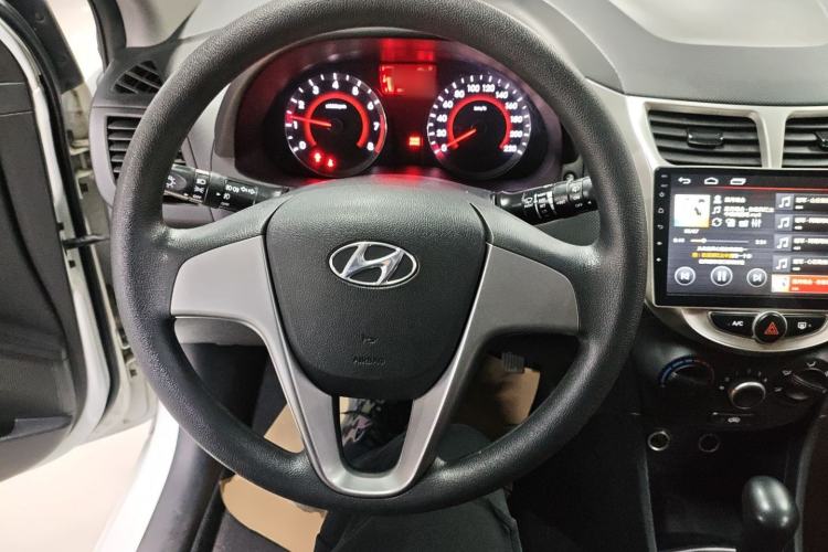 Used Hyundai Verna Ray 2016 1.4L Automatic Leading-Edge GLX