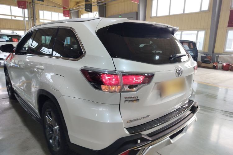 Used Toyota Highlander 2017 2.0T Four-Wheel Drive Luxury Edition 7 Seats