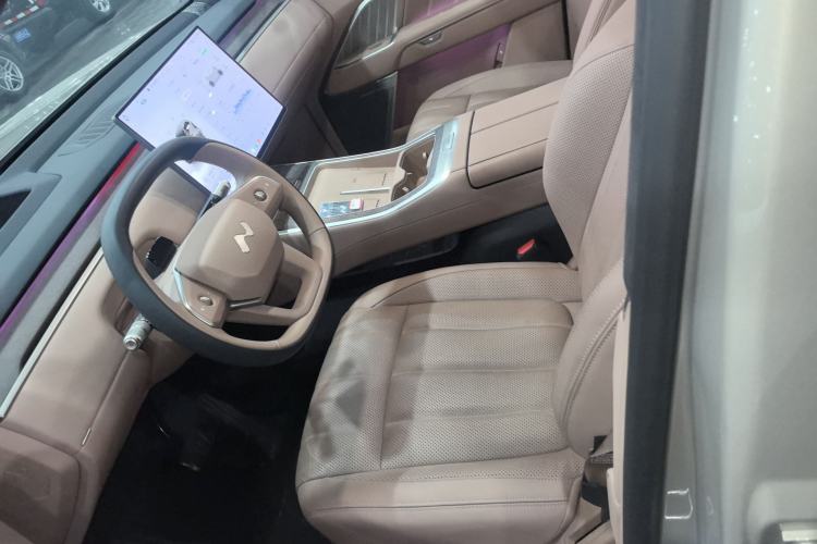 Used ONVO Luxeed L90 2025 Model—Max Six-Seater Version Left Front Seat