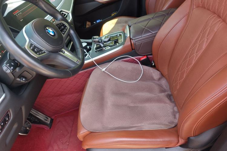 Used BMW X7 2022 xDrive40i Luxury Package with Leading Features