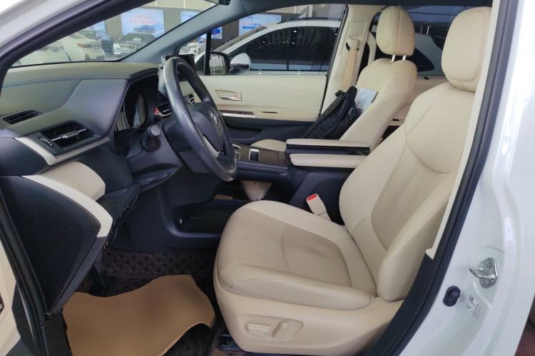 Used Toyota Granvia 2023 2.5L Hybrid Prestige PLUS Edition Left Front Seat