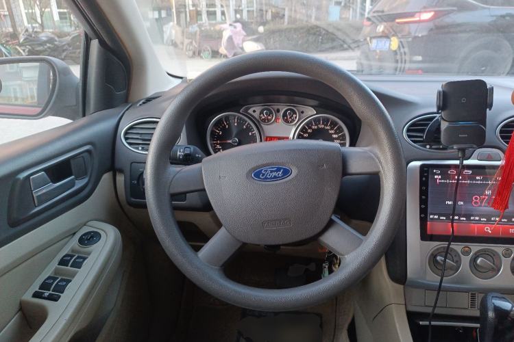 Used Ford Focus 2012 Hatchback Classic 1.8L Automatic Fashion Edition
