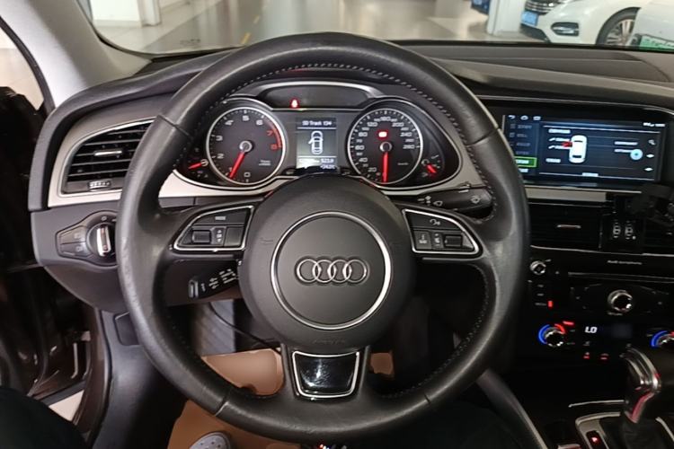 Used Audi A4L 2016 35 TFSI Collector's Edition Automatic Standard Model Steering Wheel