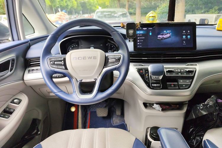 Used Roewe iMAX8 2022 400TGI Prestige Edition
