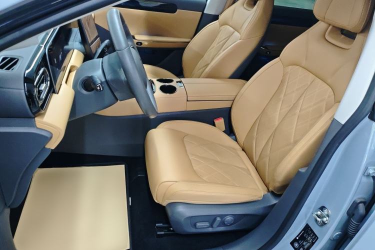 Used Leapmotor C01 2024 Range-Extended 316 Deluxe Edition Left Front Seat