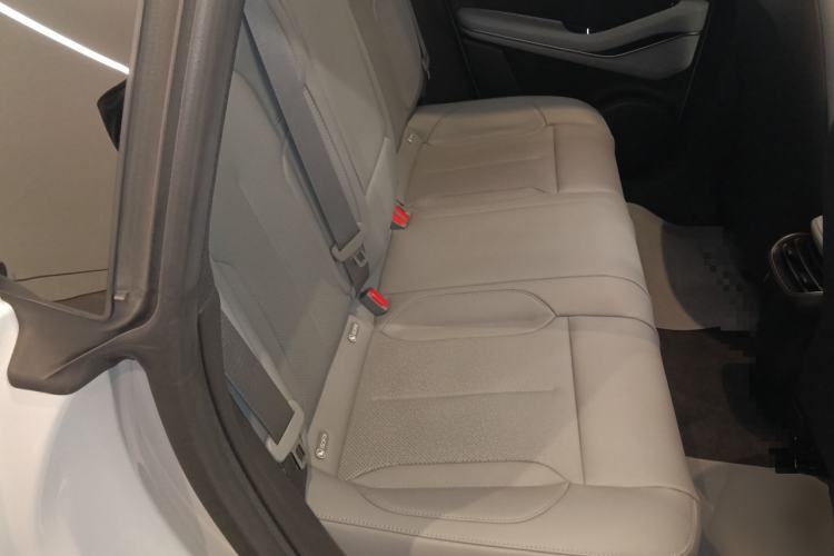 Used Nio ET5 2024 75 kWh Left Rear Seat