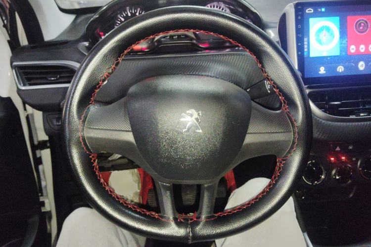 Used Peugeot 2008 2014 1.6L Manual Trend Edition Steering Wheel