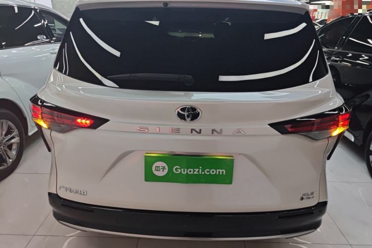 Used Toyota SIENNA 2024 2.5L Hybrid Luxury Edition