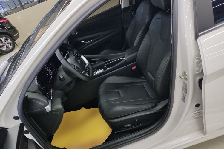 Used Hyundai Elantra 2022 1.5L CVT LUX Prestige Edition