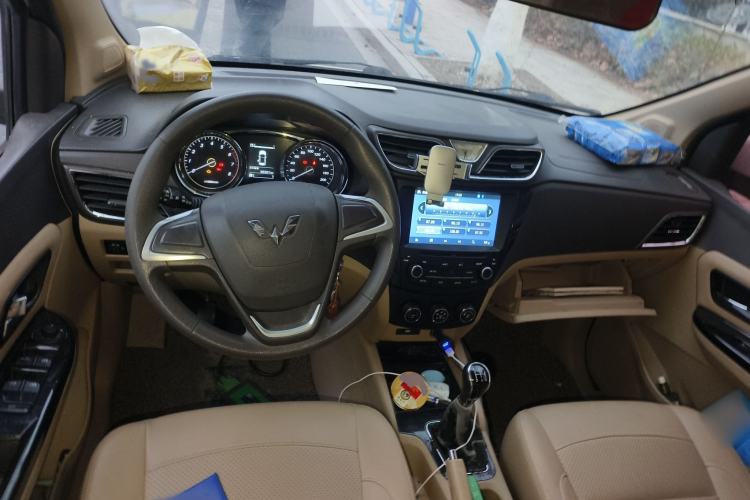 Used Wuling Hongguang 2015 1.5L S1 Comfort China V Standard Interior 2
