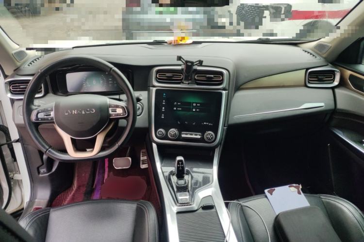 Used Lynk & Co 01 2017 2.0T Two-Wheel Drive Pro Edition Center Console