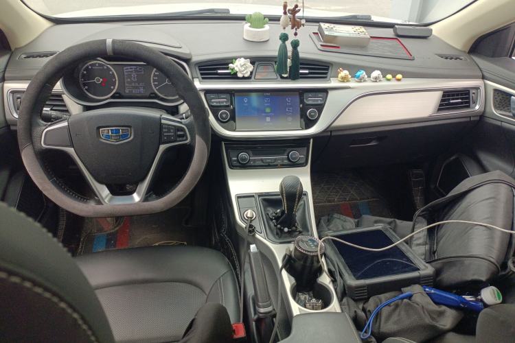 Used Geely Auto Emgrand GL 2017 1.8L Manual Elite Model Center Console