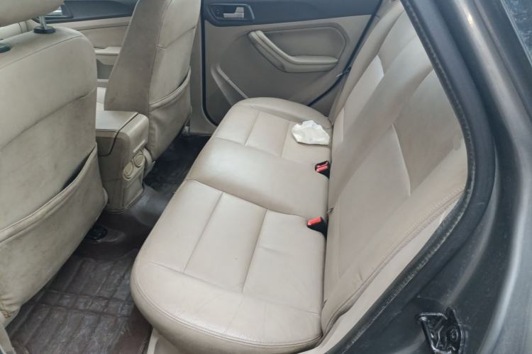 Used Ford Focus 2011 Sedan 1.8L Automatic Fashion Edition
