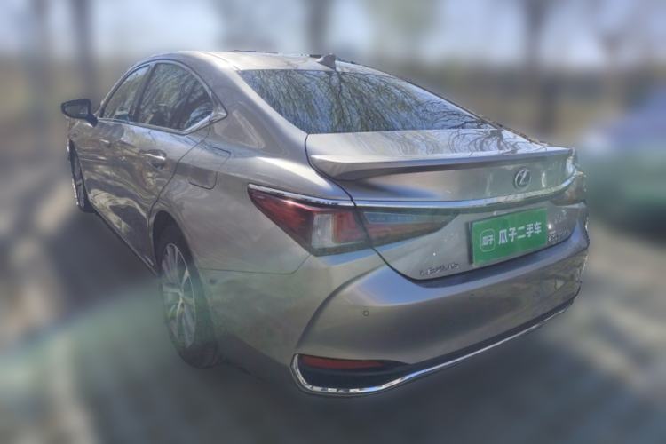 Used Lexus ES 2018 300h Premier Edition China V Standard
