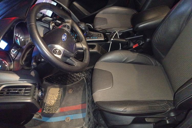 Used Ford Focus 2012 Hatchback 1.6L Automatic Fashion Edition