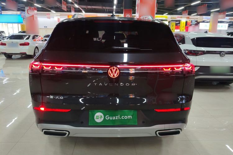 Used Volkswagen Tavendor 2023 330TSI Luxury Touring Edition
