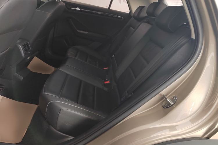 Used Volkswagen T-ROC 2019 280TSI DSG Two-Wheel Drive Comfort Version China VI Standard
